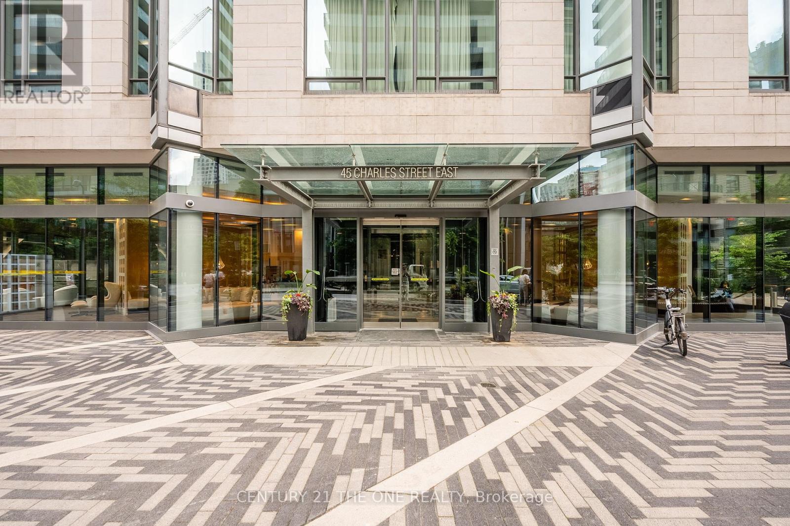 Photo 15 of 4301 45 Charles Street, Toronto ON