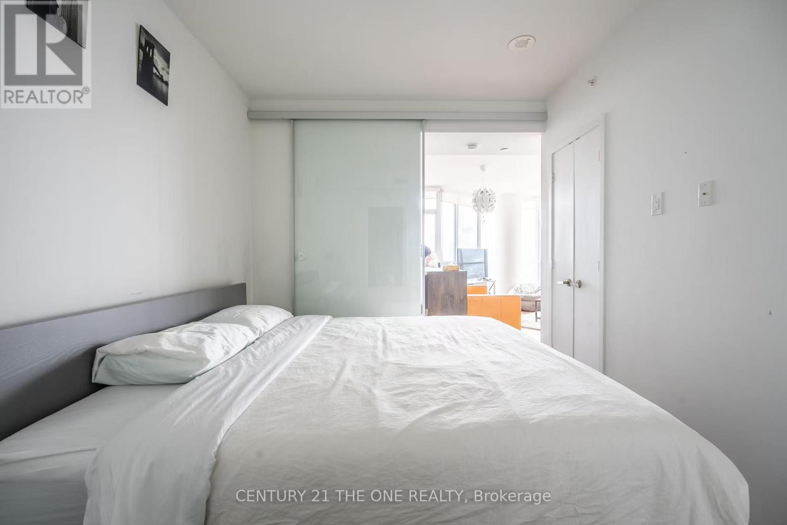 Photo 9 of 4301 45 Charles Street, Toronto ON