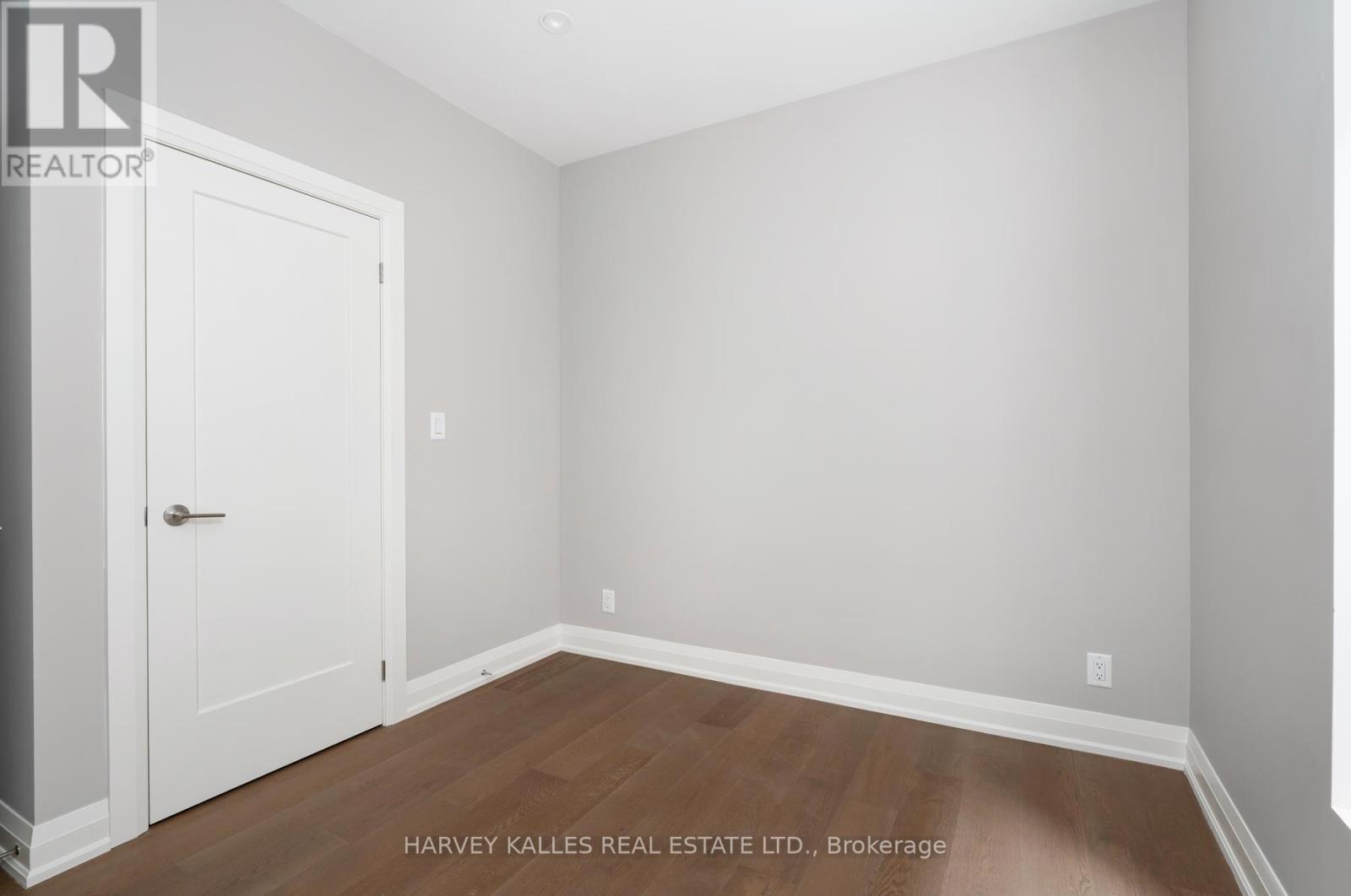 Photo 14 of 2 24 Sullivan Street, Toronto ON