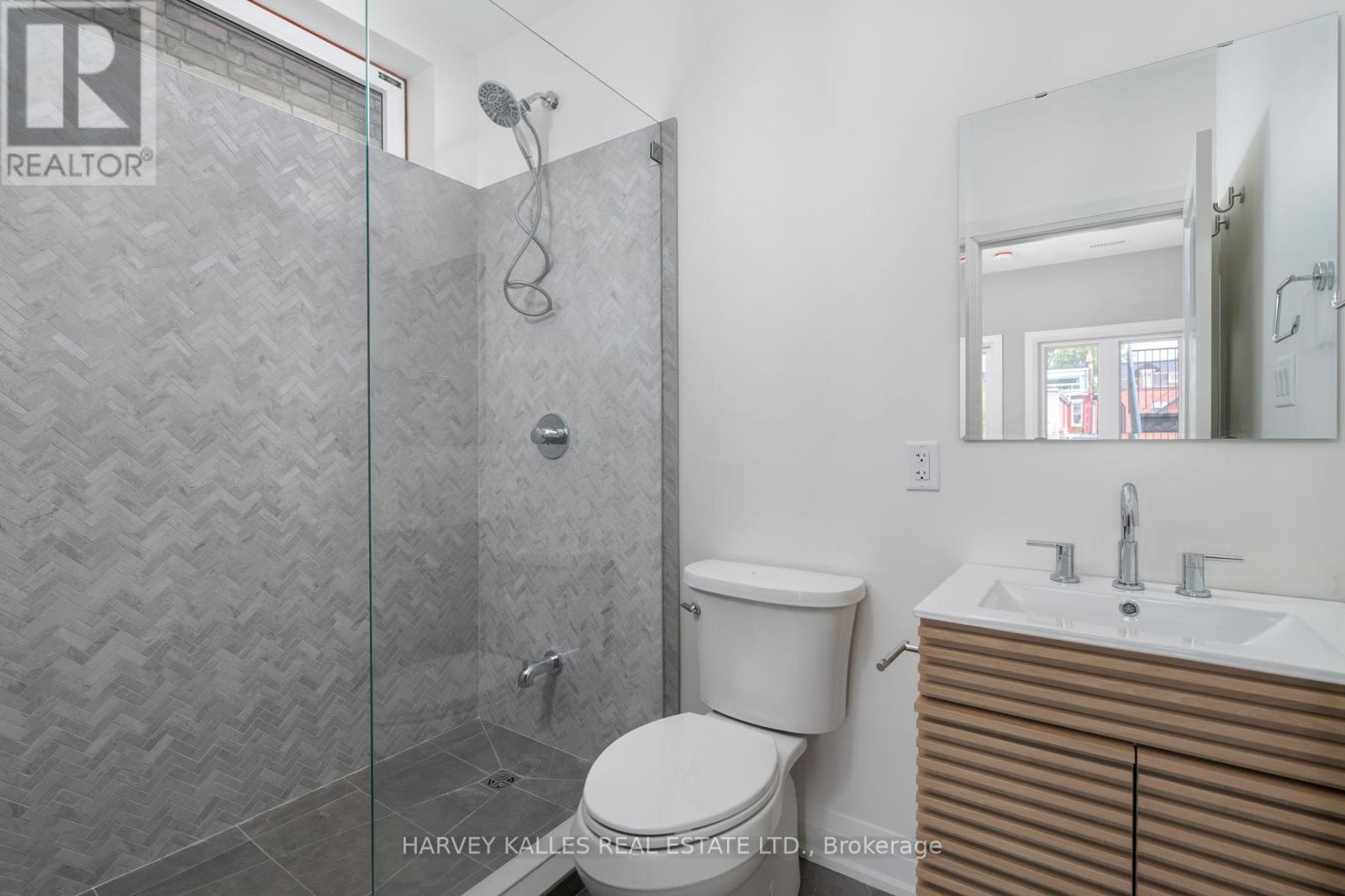 Photo 11 of 2 24 Sullivan Street, Toronto ON