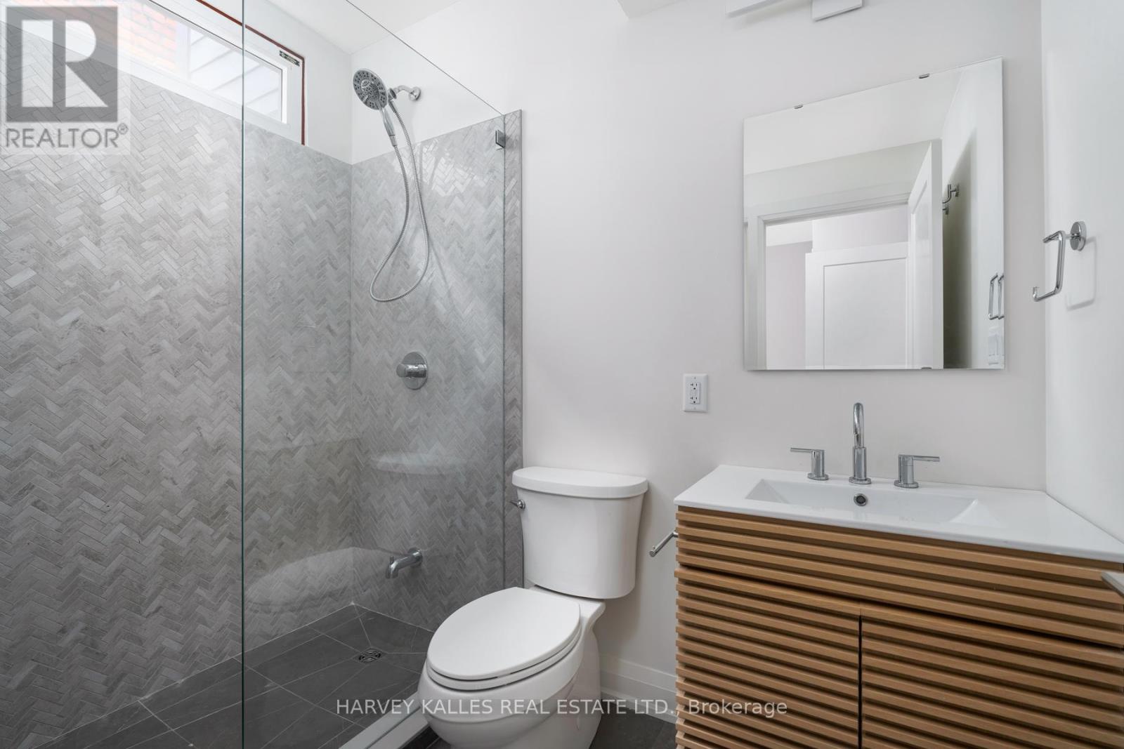Photo 8 of 2 24 Sullivan Street, Toronto ON