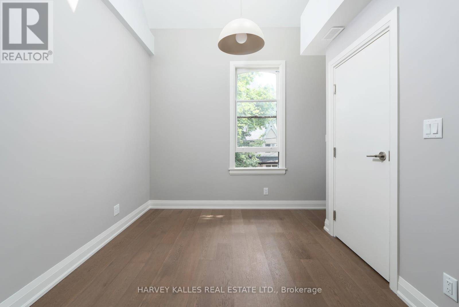 Photo 5 of 2 24 Sullivan Street, Toronto ON