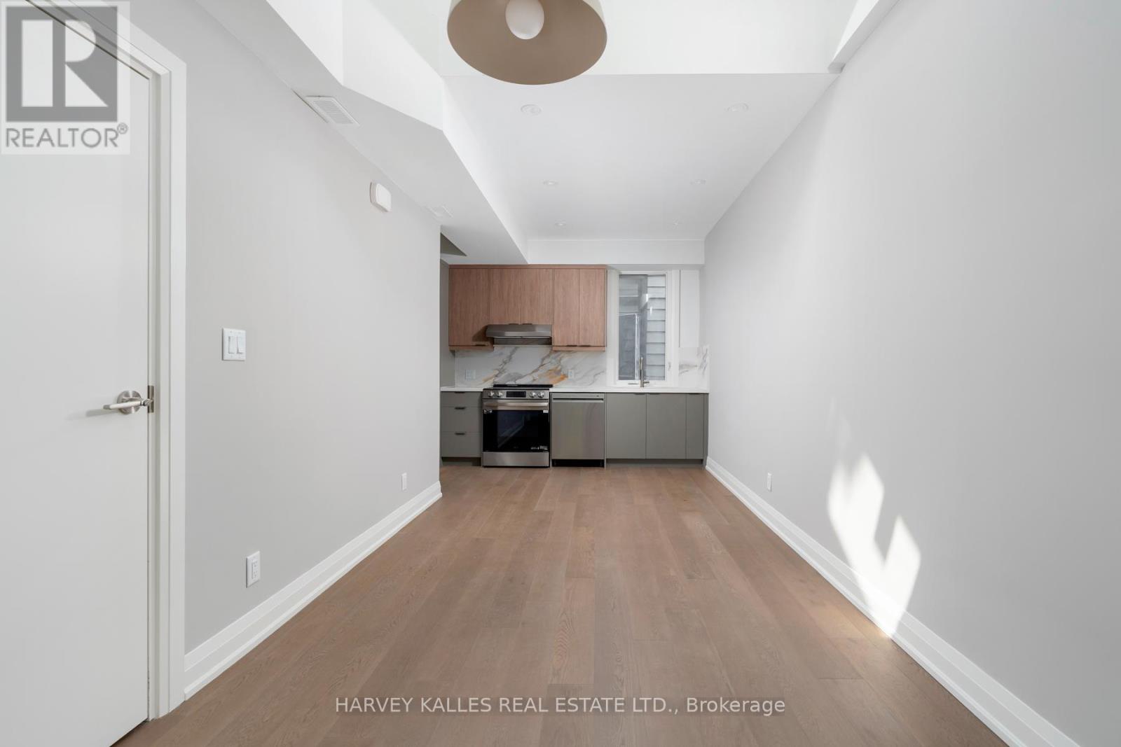 Photo 9 of 2 24 Sullivan Street, Toronto ON