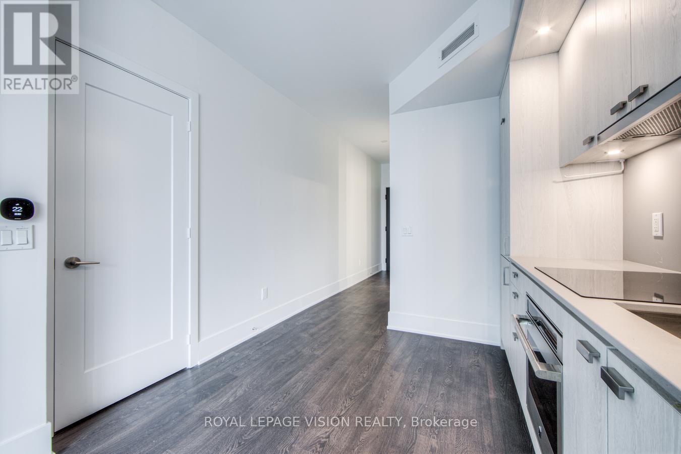 Photo 15 of 814 470 Front Street W, Toronto ON
