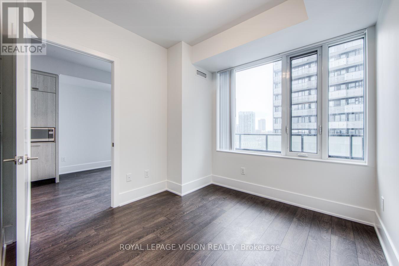 Photo 18 of 814 470 Front Street W, Toronto ON