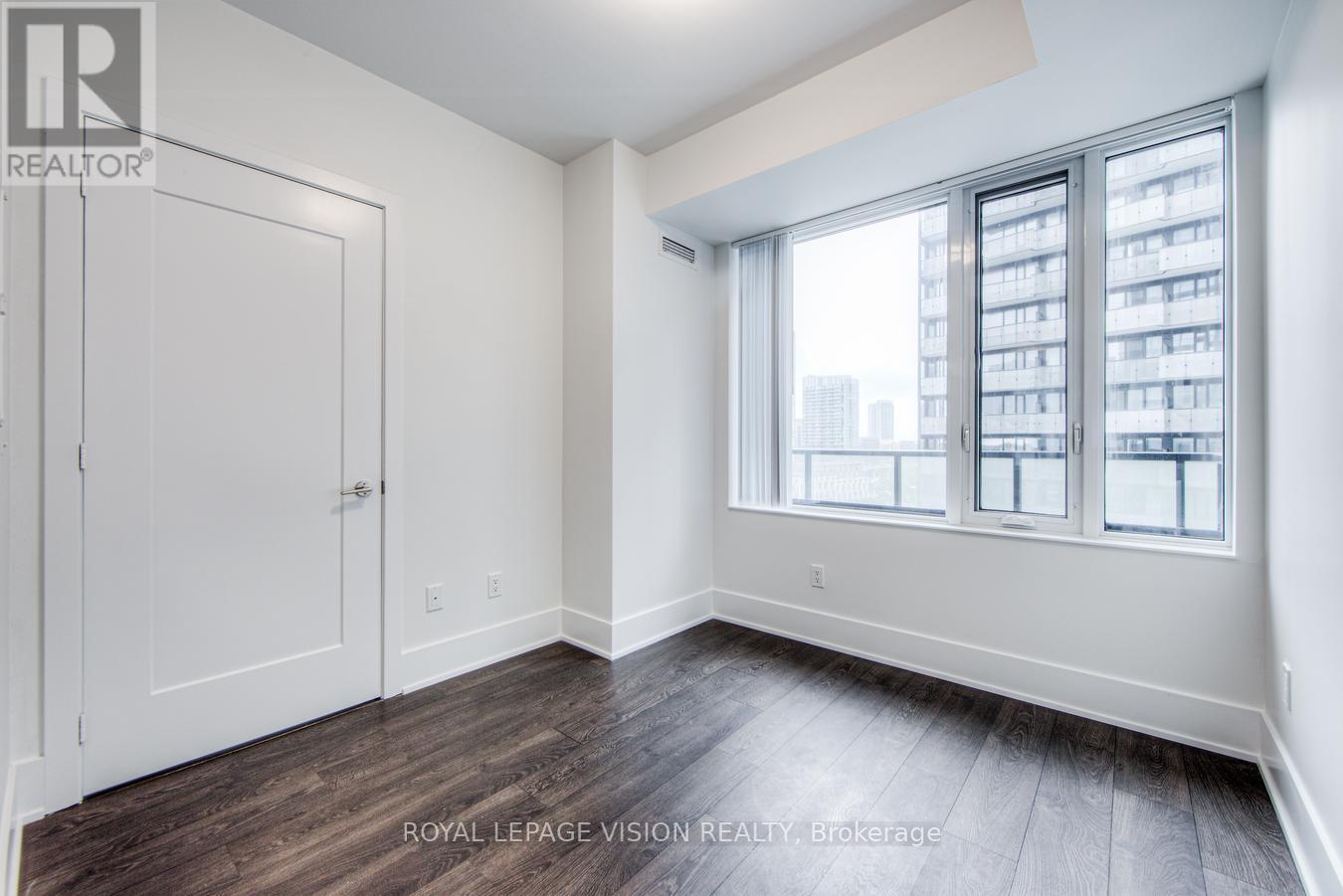 Photo 19 of 814 470 Front Street W, Toronto ON