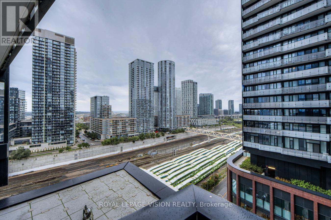 Photo 23 of 814 470 Front Street W, Toronto ON