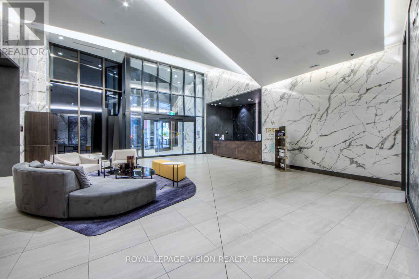 Photo 5 of 814 470 Front Street W, Toronto ON