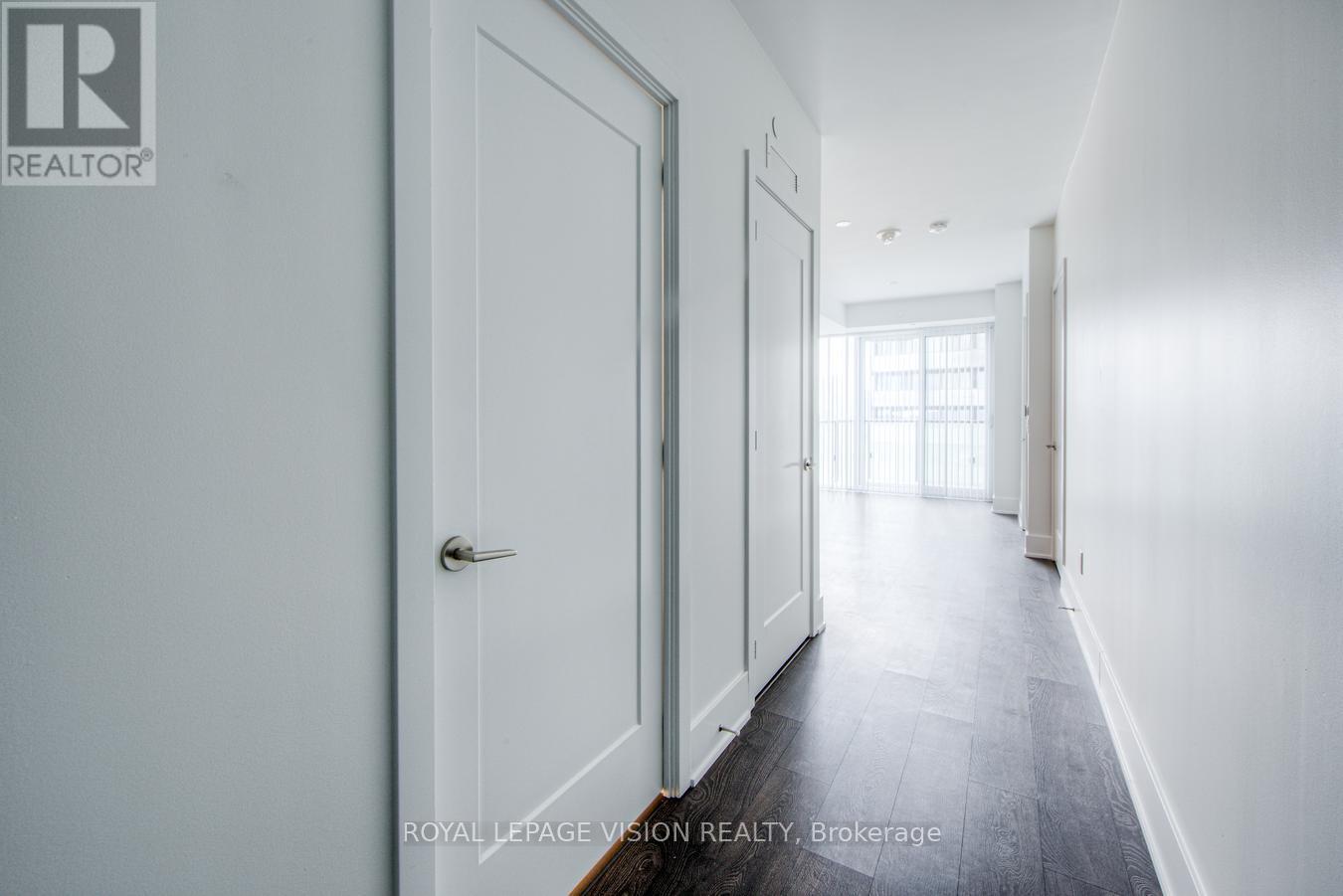 Photo 8 of 814 470 Front Street W, Toronto ON