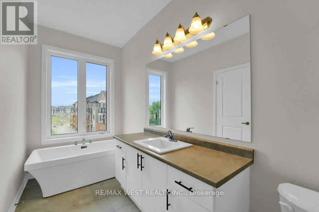 Photo 17 of 34 George Bales Lane, Richmond Hill ON