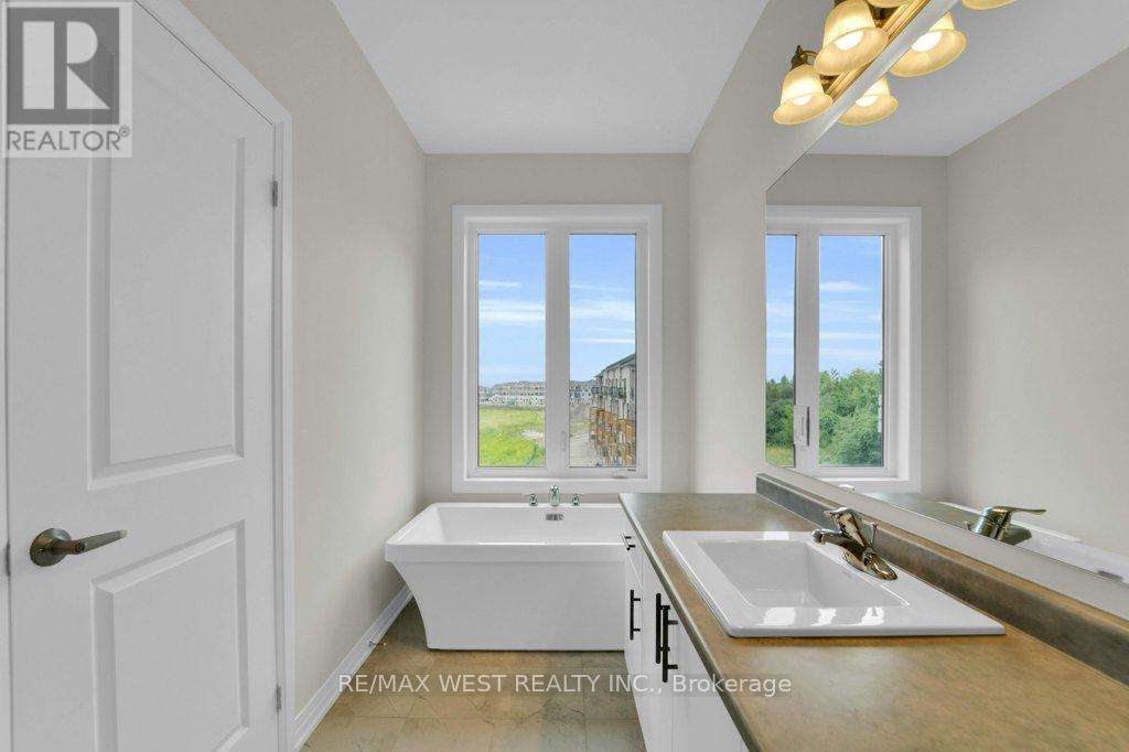 Photo 27 of 34 George Bales Lane, Richmond Hill ON