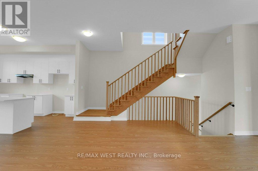 Photo 4 of 34 George Bales Lane, Richmond Hill ON