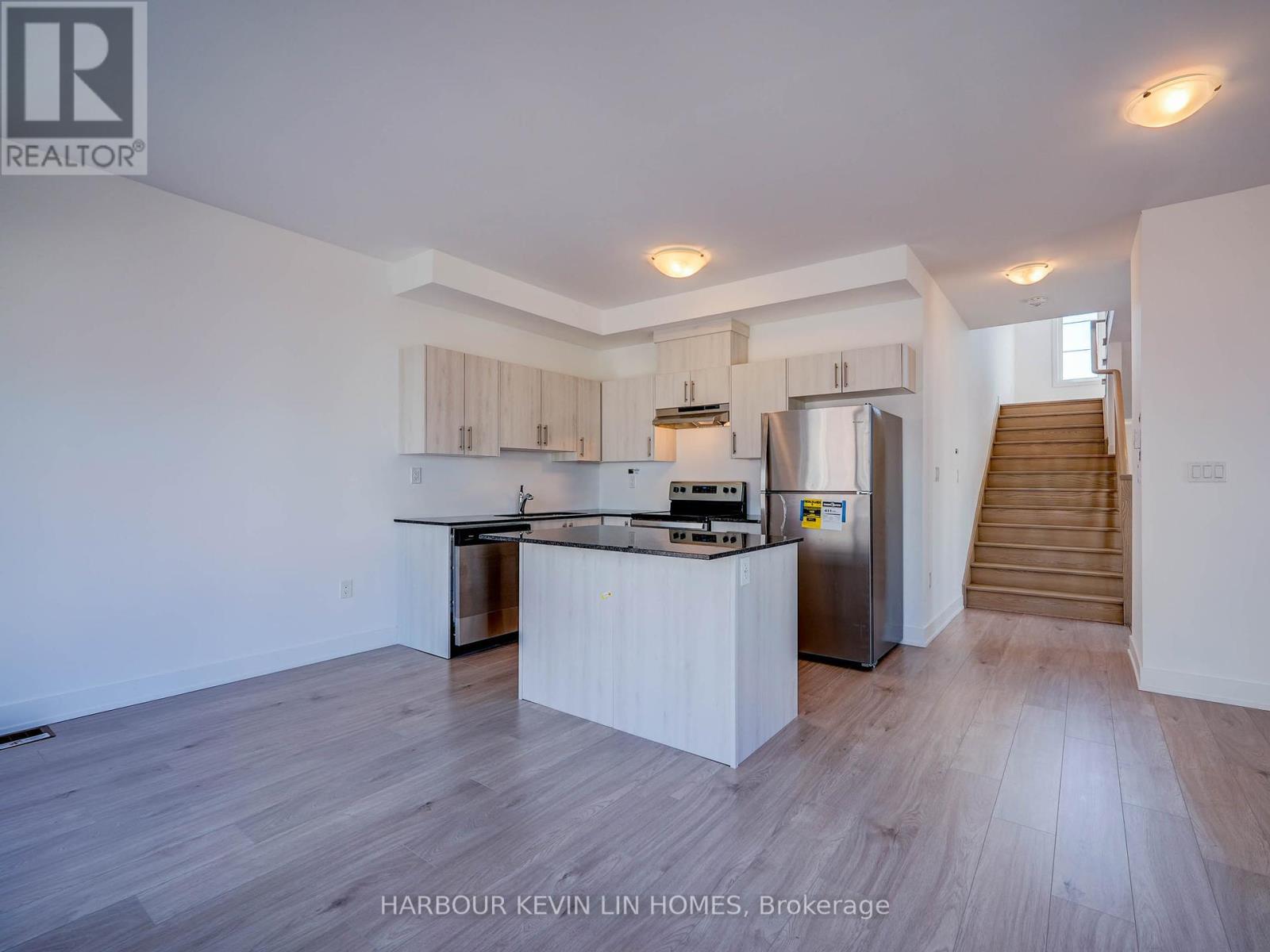 Photo 11 of 30 Wheatfield Road, Barrie ON