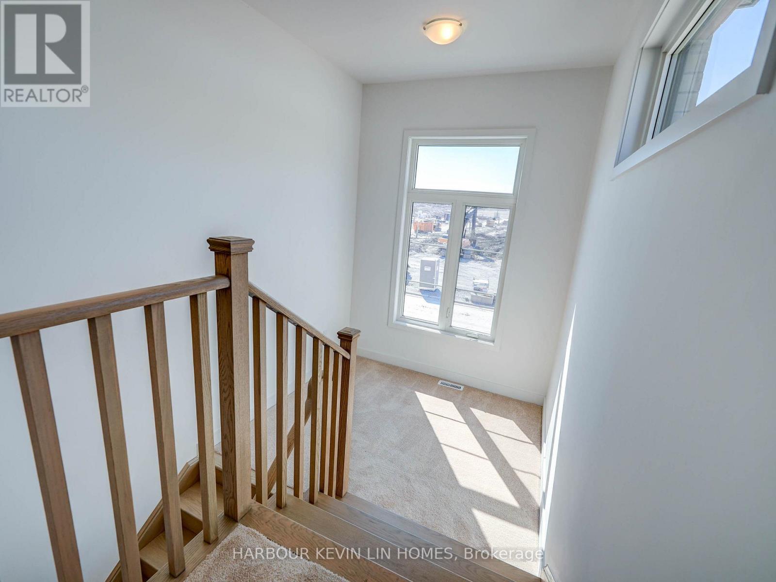 Photo 18 of 30 Wheatfield Road, Barrie ON