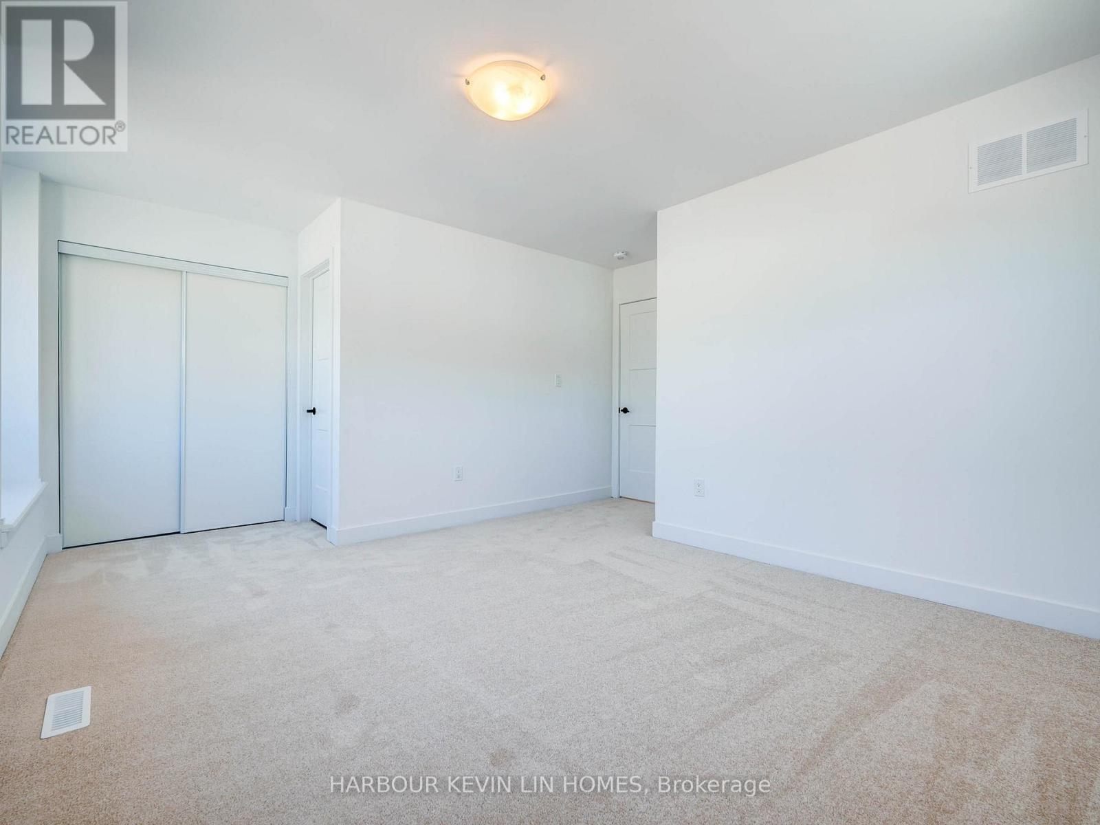 Photo 24 of 30 Wheatfield Road, Barrie ON
