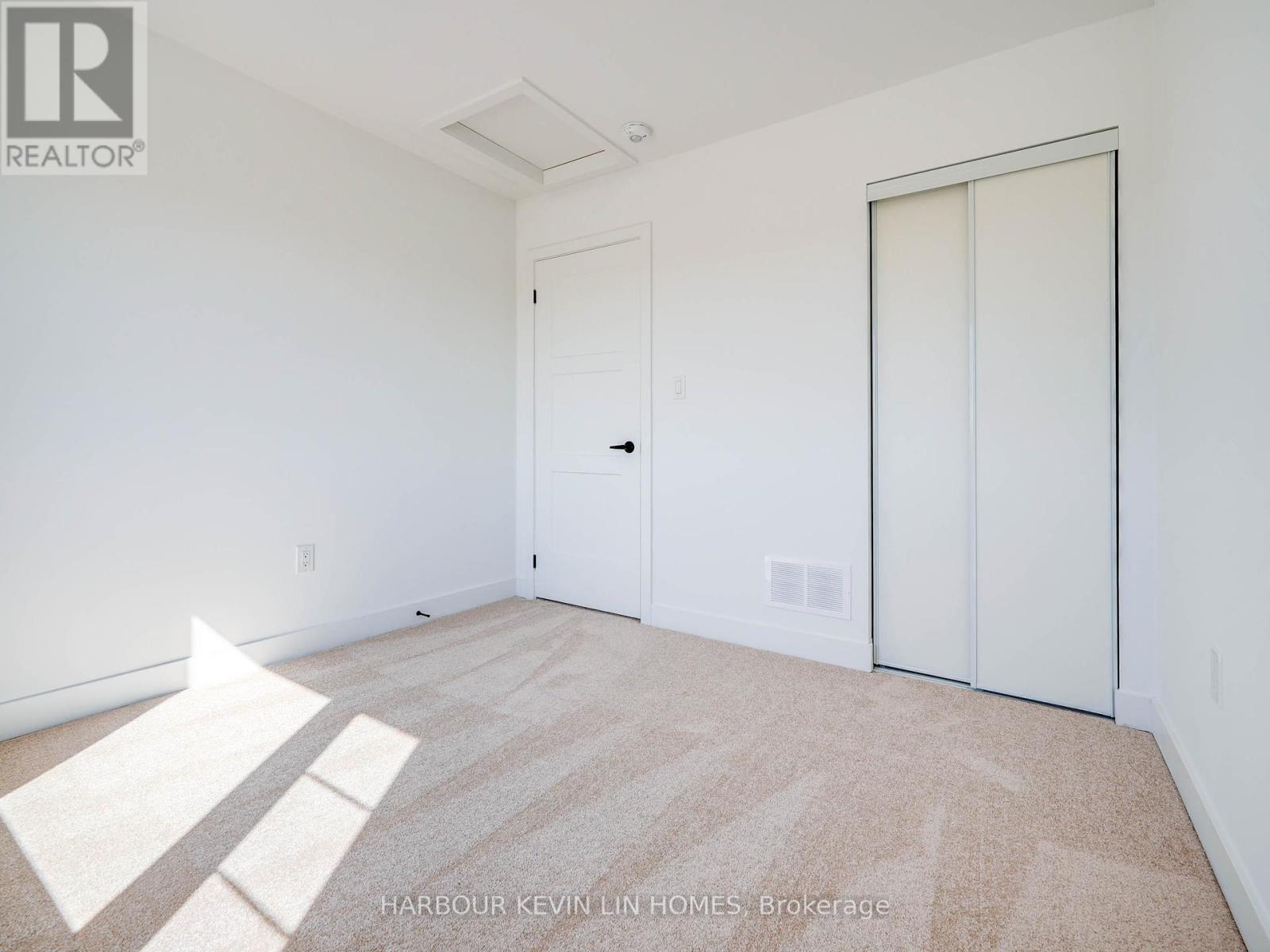 Photo 27 of 30 Wheatfield Road, Barrie ON