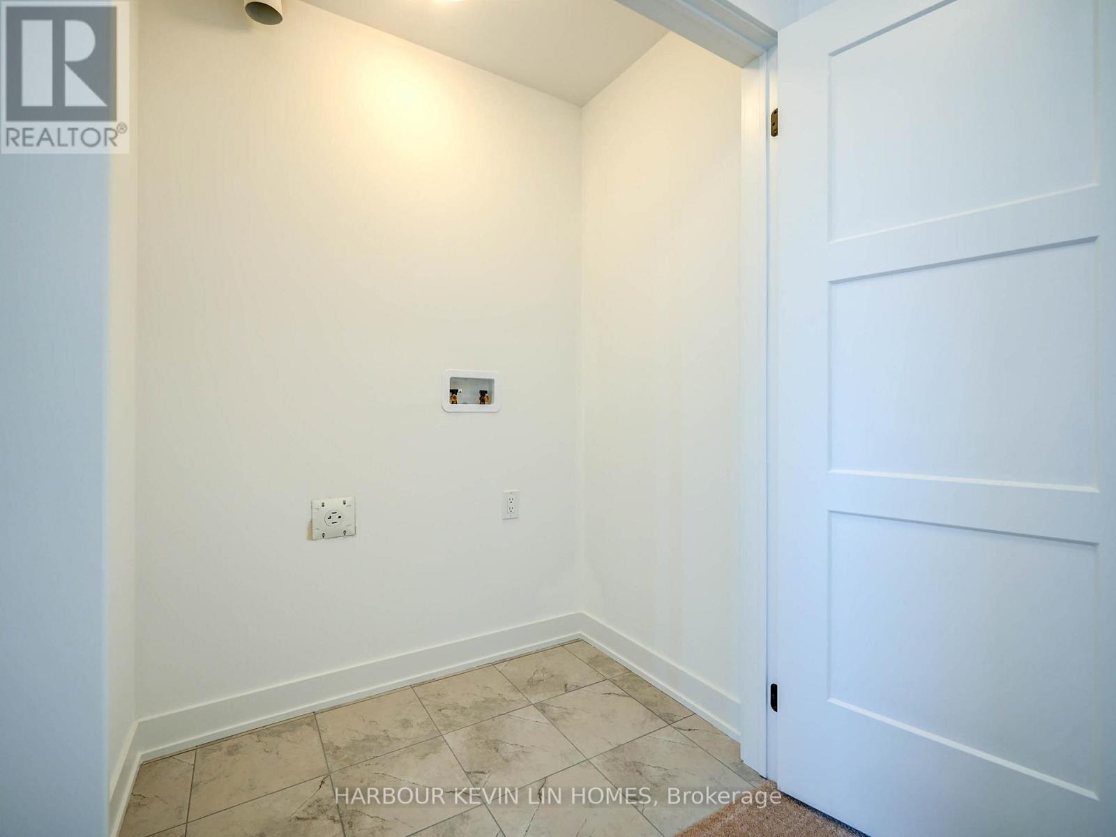 Photo 31 of 30 Wheatfield Road, Barrie ON