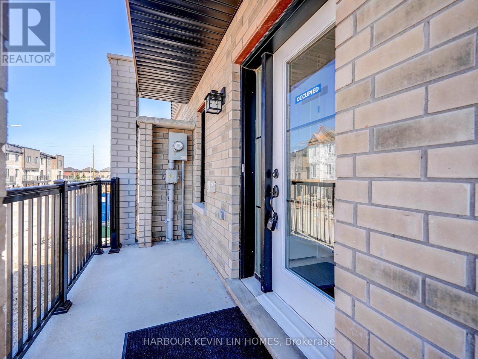 Photo 4 of 30 Wheatfield Road, Barrie ON