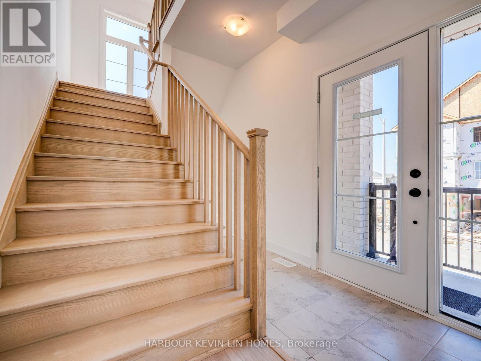 Photo 5 of 30 Wheatfield Road, Barrie ON