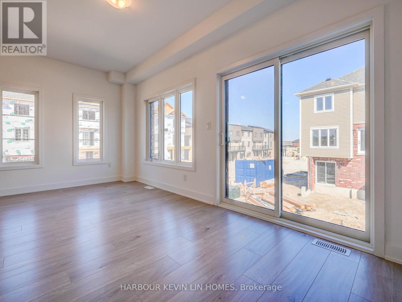 Photo 8 of 30 Wheatfield Road, Barrie ON