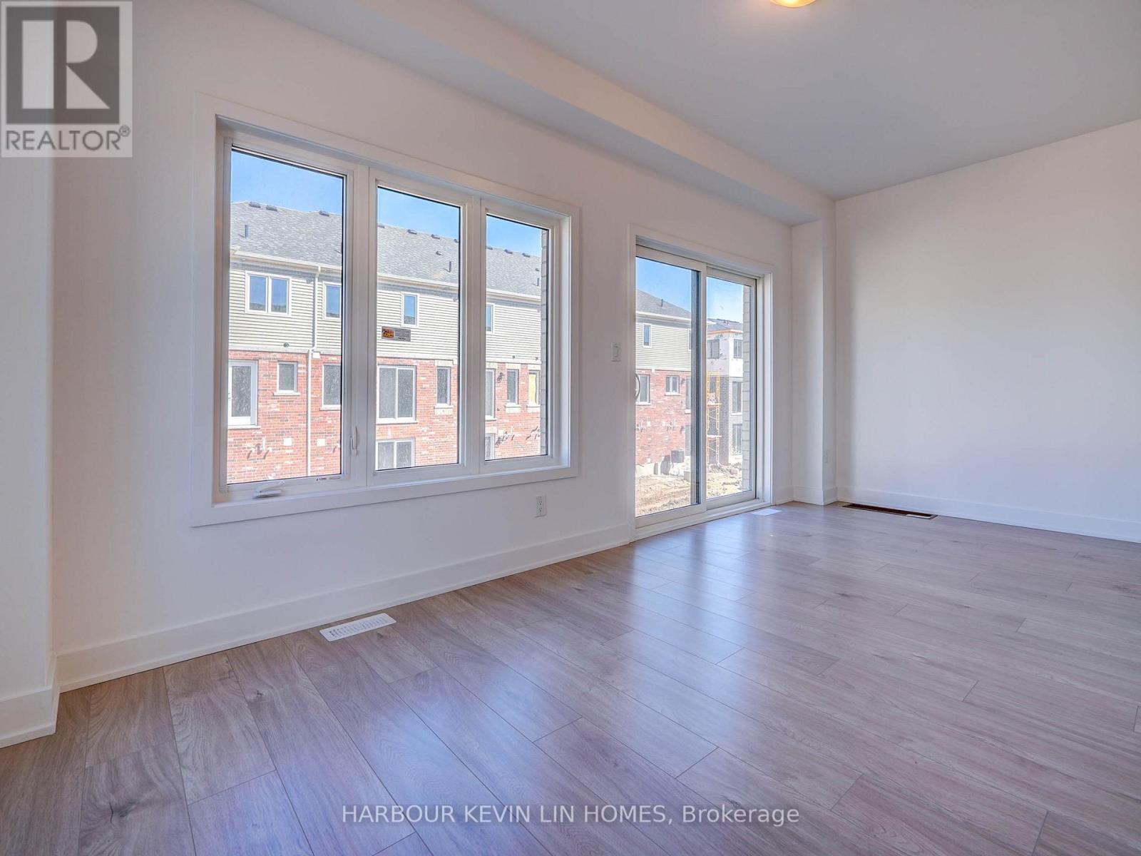 Photo 9 of 30 Wheatfield Road, Barrie ON