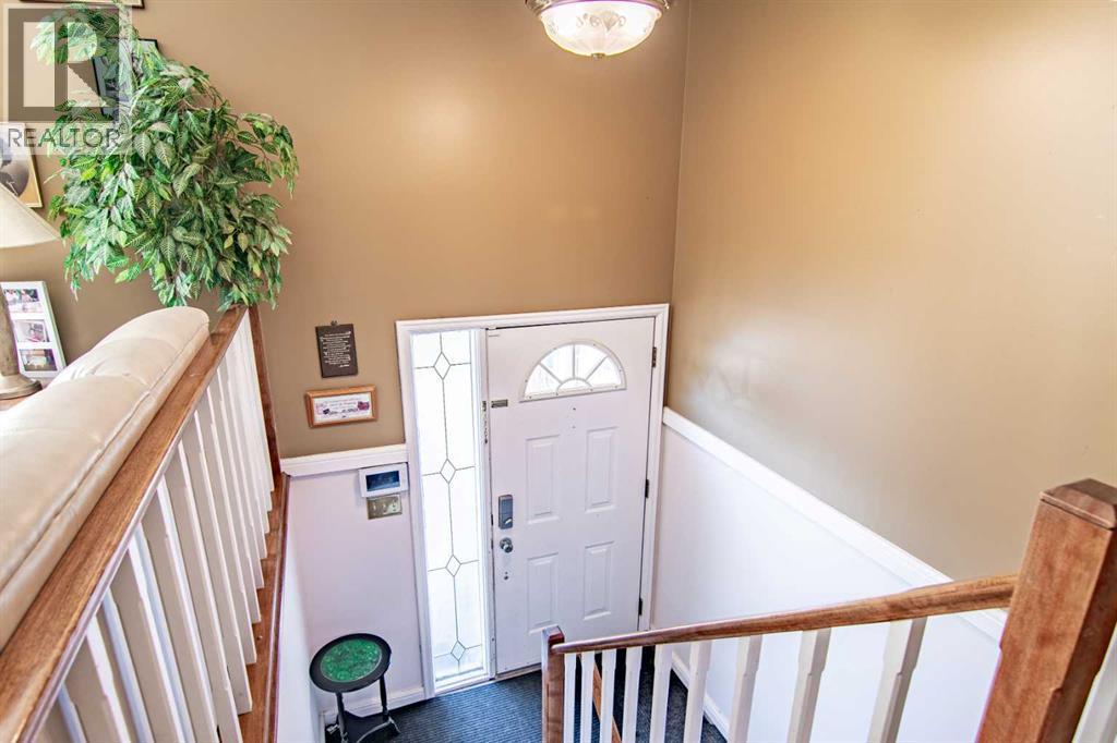 Photo 8 of 84 Pearson Crescent, Red Deer AB