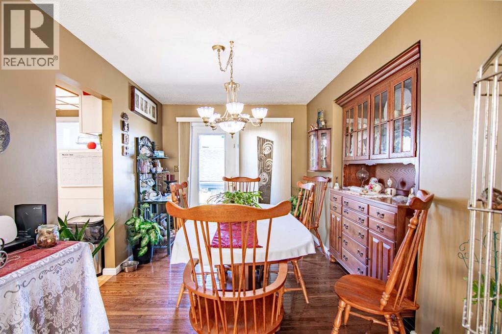 Photo 13 of 84 Pearson Crescent, Red Deer AB