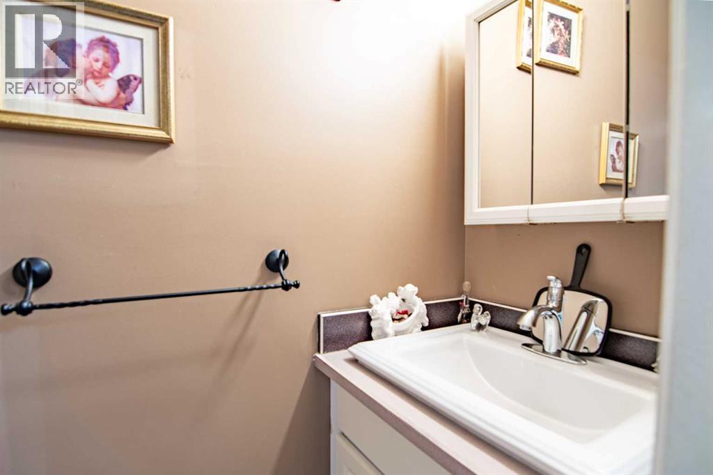 Photo 28 of 84 Pearson Crescent, Red Deer AB