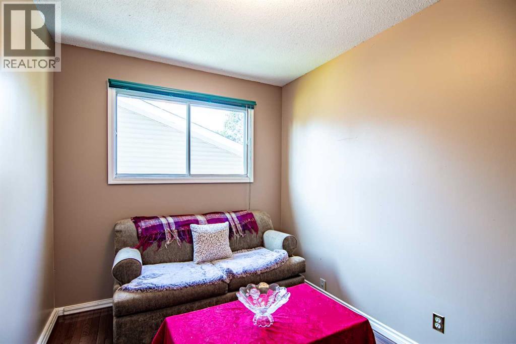 Photo 27 of 84 Pearson Crescent, Red Deer AB