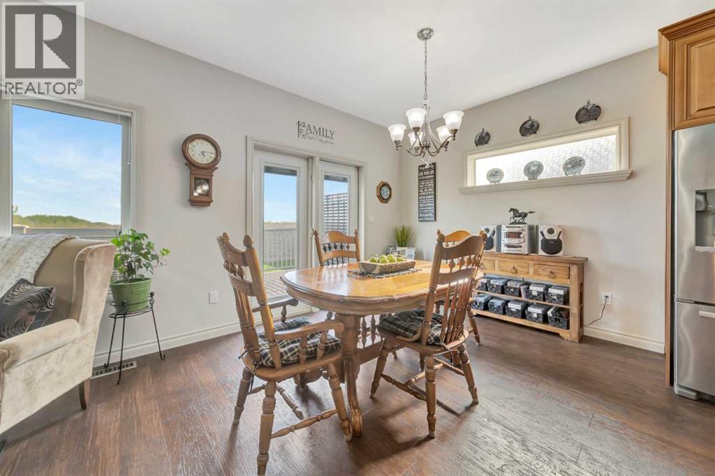 Photo 12 of 51 2715 73 Avenue, Lloydminster AB