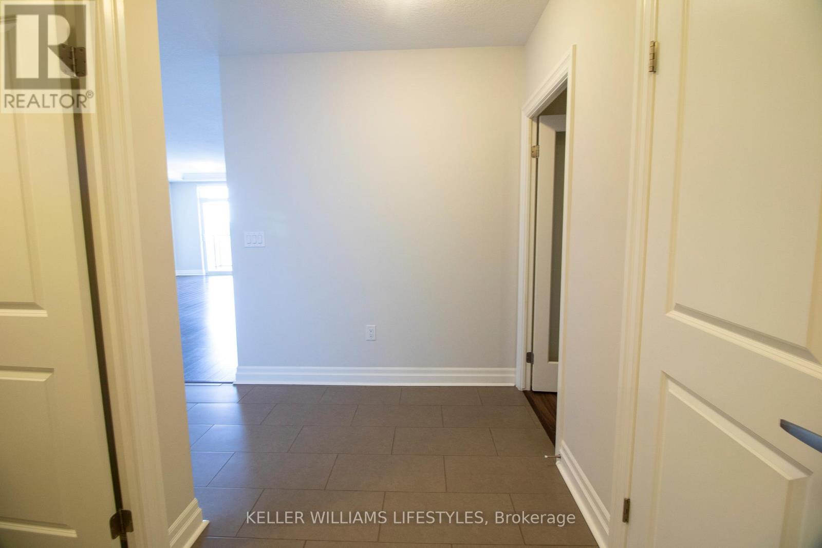 Photo 13 of 512 260 Village Walk Boulevard, London North ON