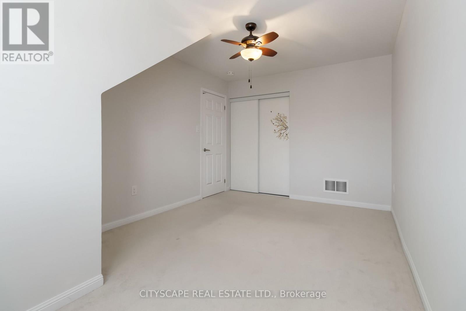 Photo 15 of 256 Whetham Heights, Milton ON