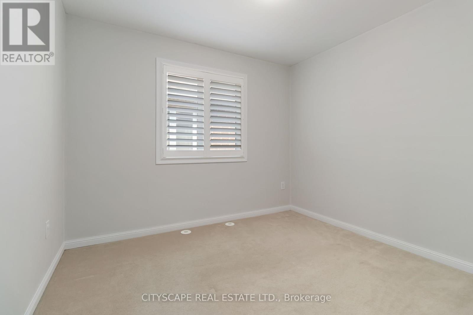 Photo 10 of 256 Whetham Heights, Milton ON