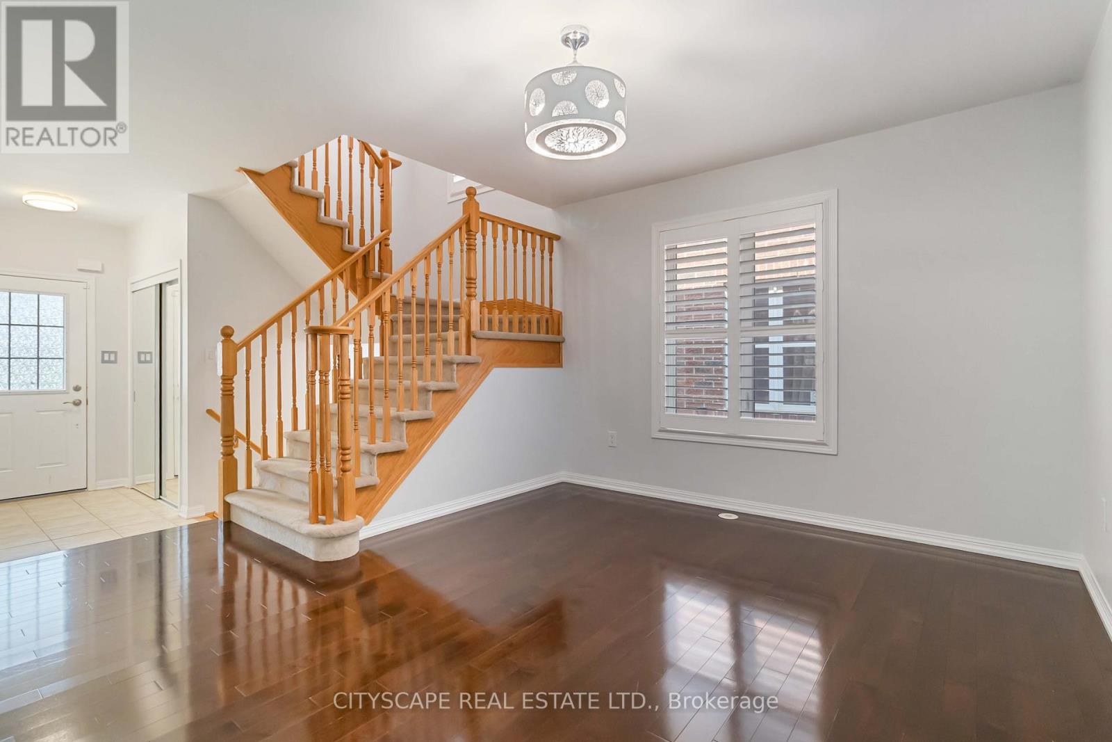 Photo 14 of 256 Whetham Heights, Milton ON