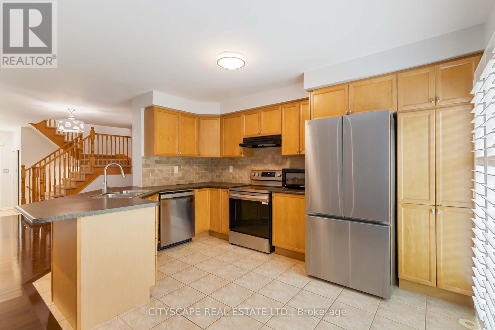 Photo 2 of 256 Whetham Heights, Milton ON