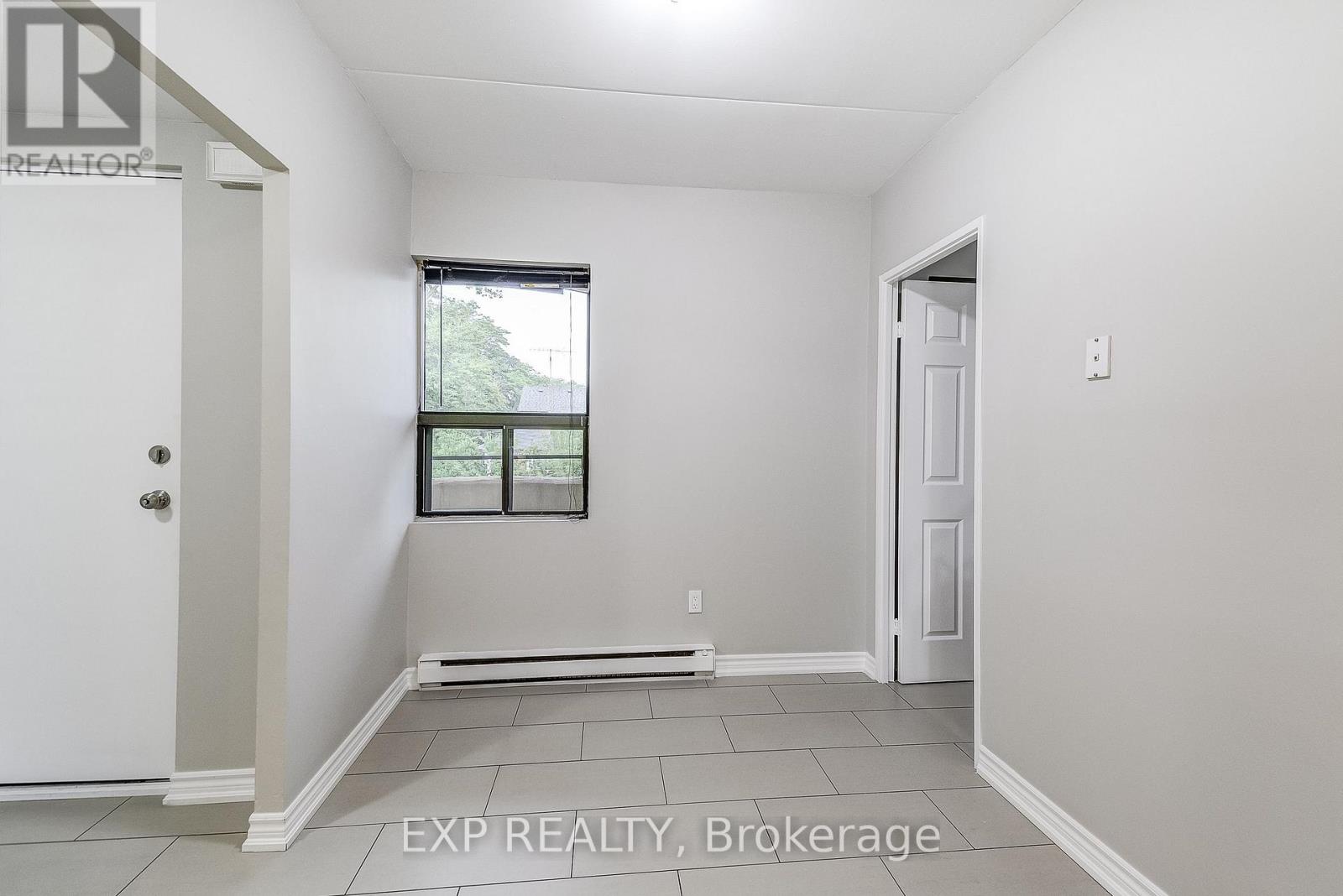 Photo 12 of 1 11 Court Street N, Milton ON