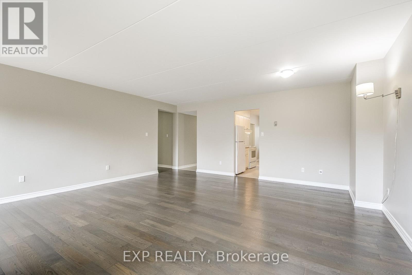 Photo 20 of 1 11 Court Street N, Milton ON