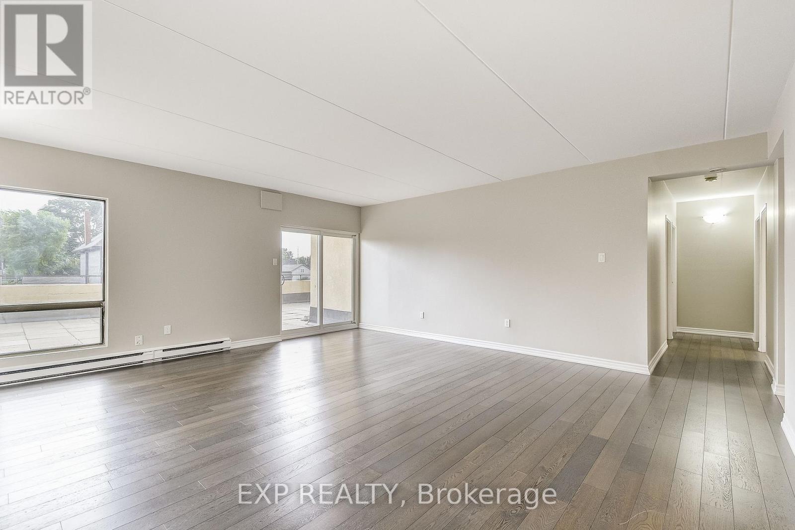 Photo 21 of 1 11 Court Street N, Milton ON