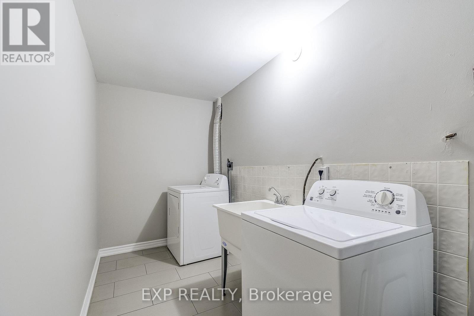 Photo 24 of 1 11 Court Street N, Milton ON