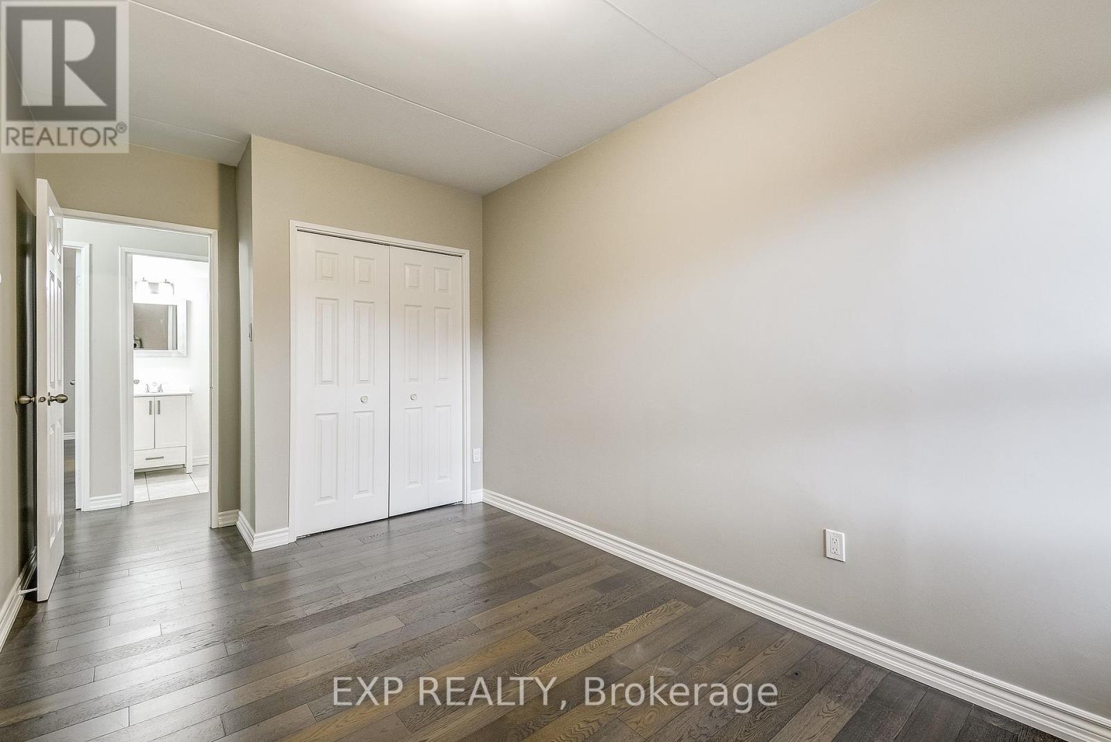 Photo 27 of 1 11 Court Street N, Milton ON