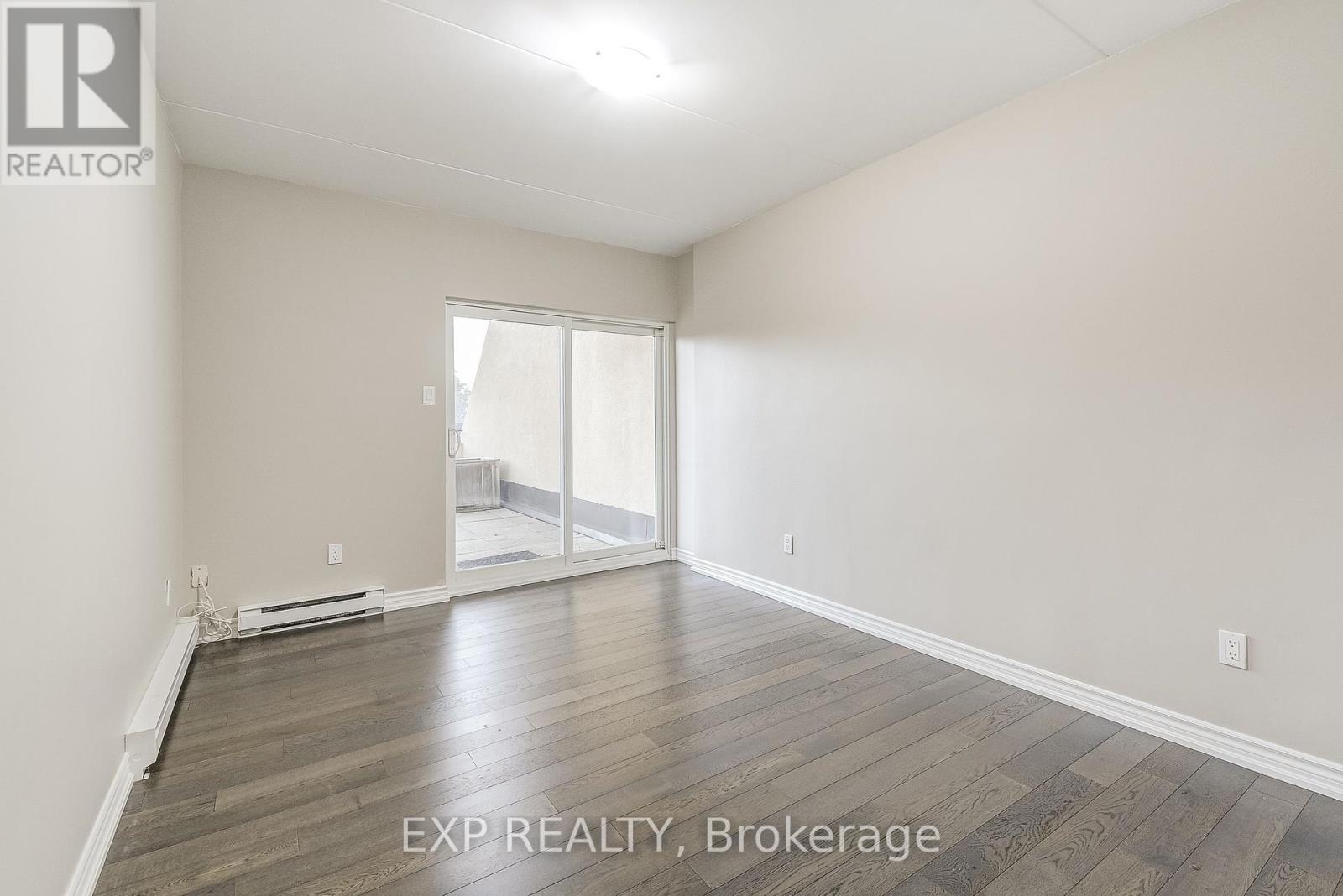 Photo 28 of 1 11 Court Street N, Milton ON