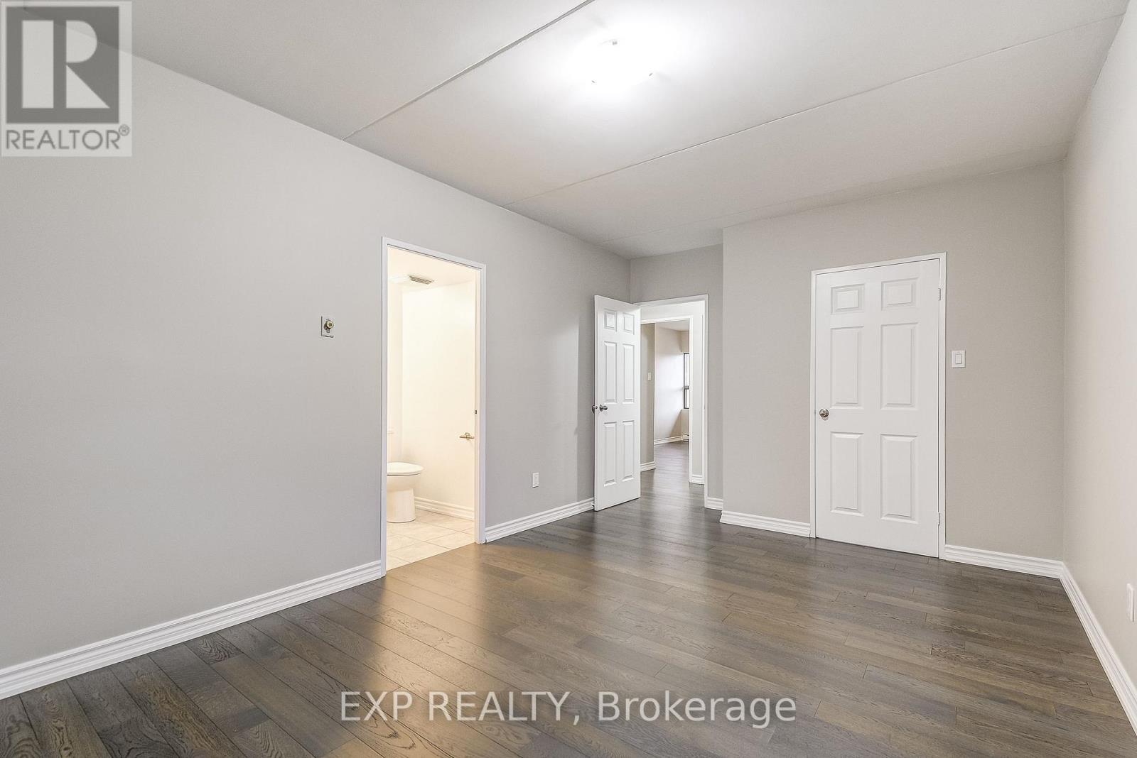 Photo 33 of 1 11 Court Street N, Milton ON