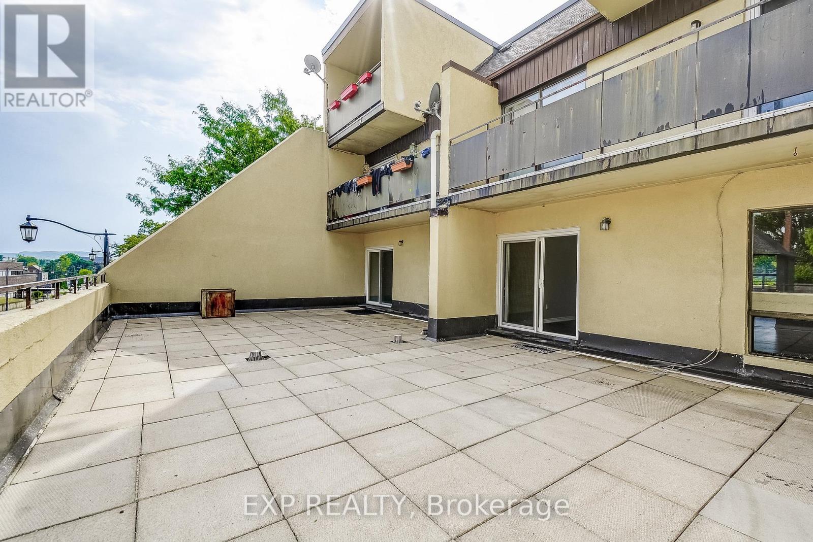 Photo 37 of 1 11 Court Street N, Milton ON