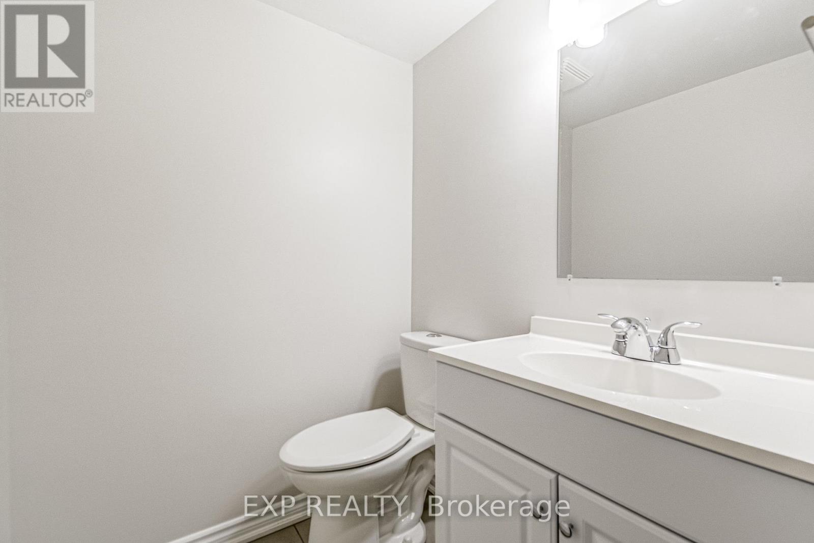 Photo 11 of 6 11 Court Street N, Milton ON