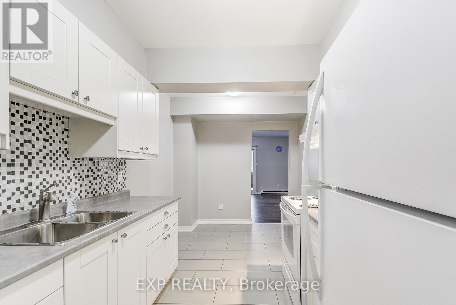 Photo 14 of 6 11 Court Street N, Milton ON