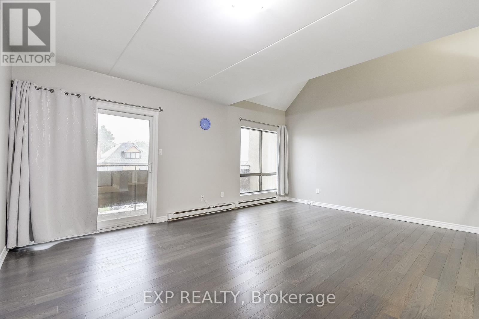 Photo 19 of 6 11 Court Street N, Milton ON