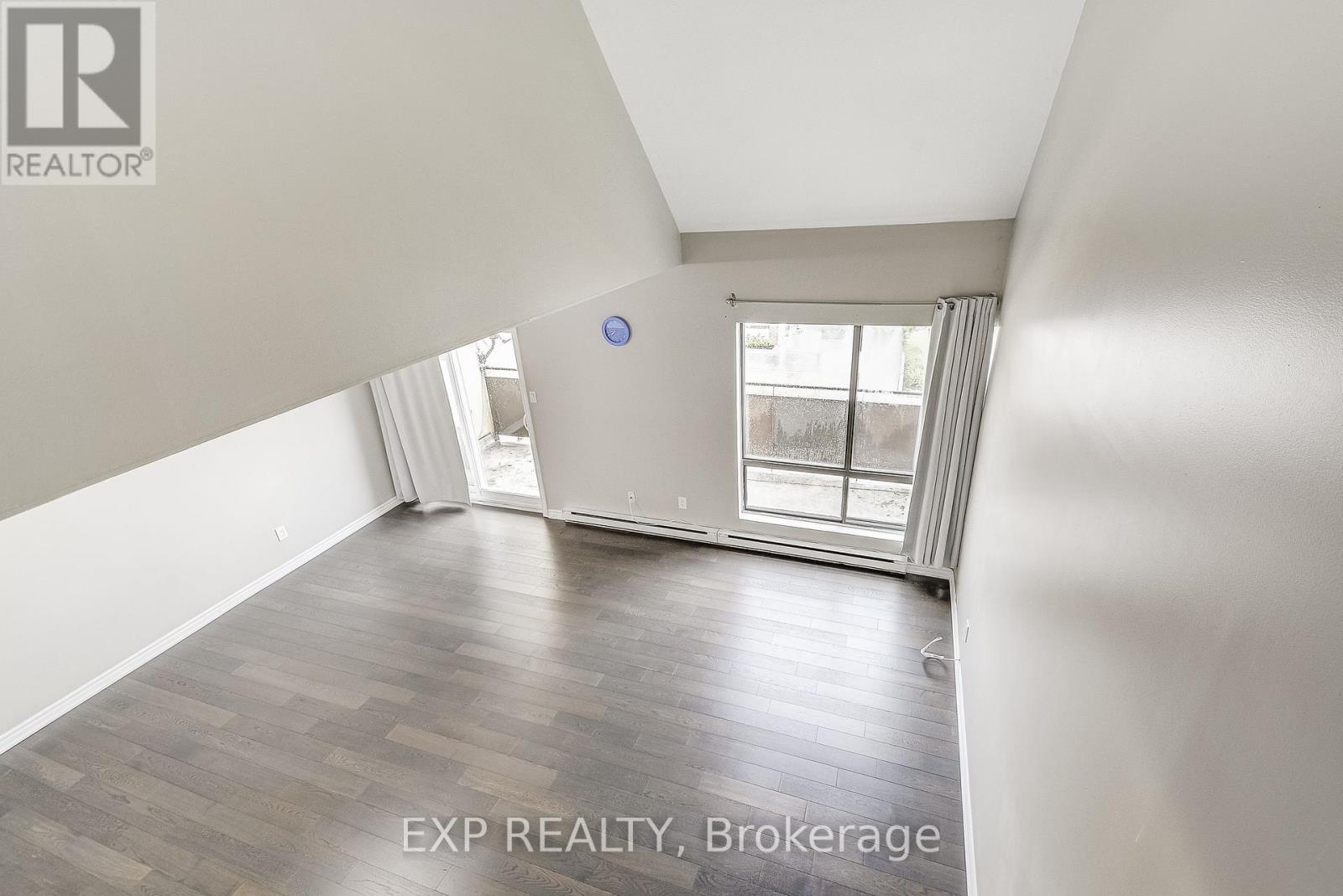 Photo 30 of 6 11 Court Street N, Milton ON