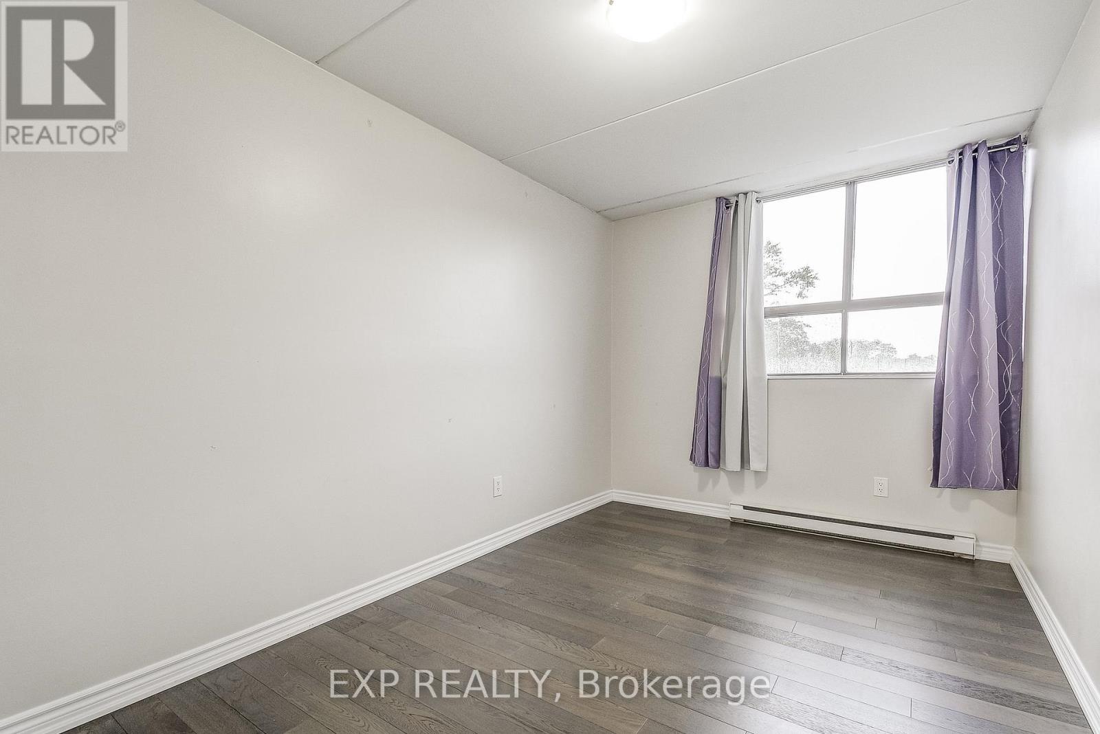 Photo 38 of 6 11 Court Street N, Milton ON