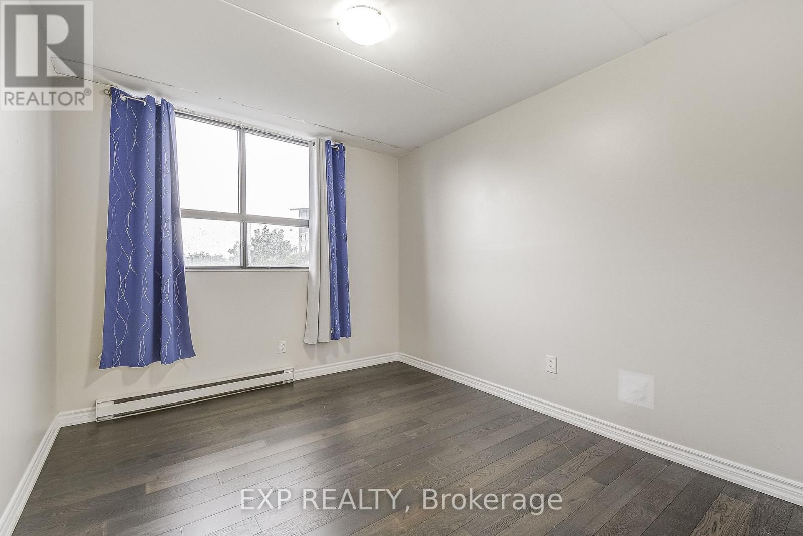 Photo 41 of 6 11 Court Street N, Milton ON