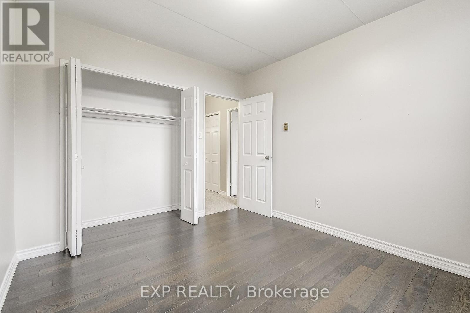 Photo 43 of 6 11 Court Street N, Milton ON